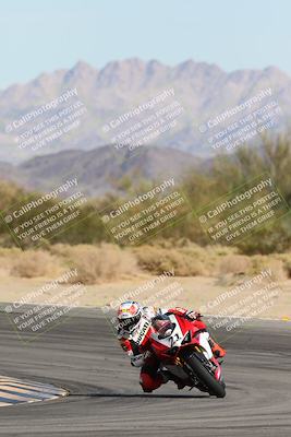 media/Nov-16-2025-Race Pace (Sun) [[8c5fa54630]]/Non Verified Riders (1st 20 Minutes)/2-Turn 10 (1010am)/